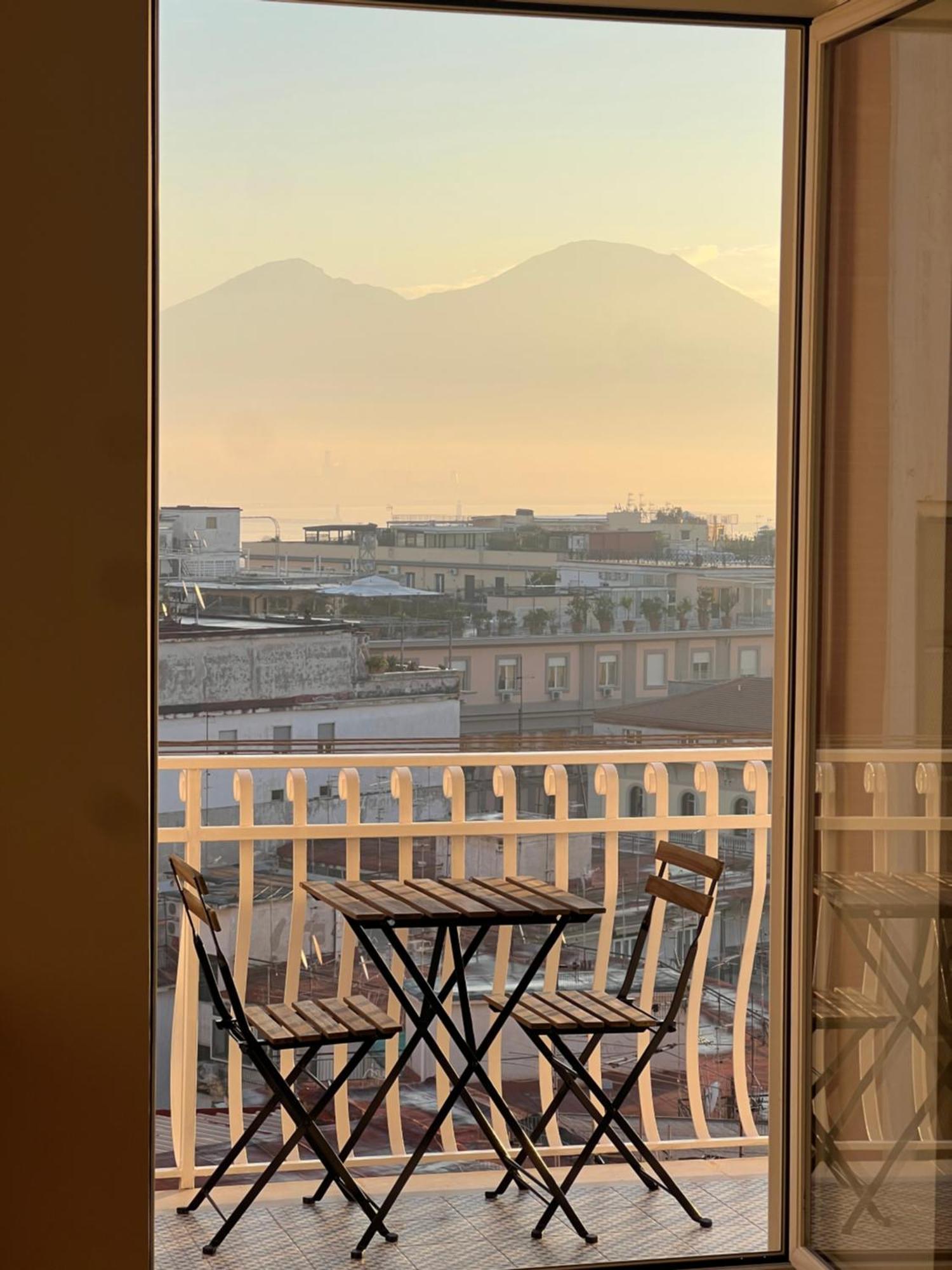 Gennarino Apartments - Panorama Suite With Balcony And Urban Loft Napels Buitenkant foto