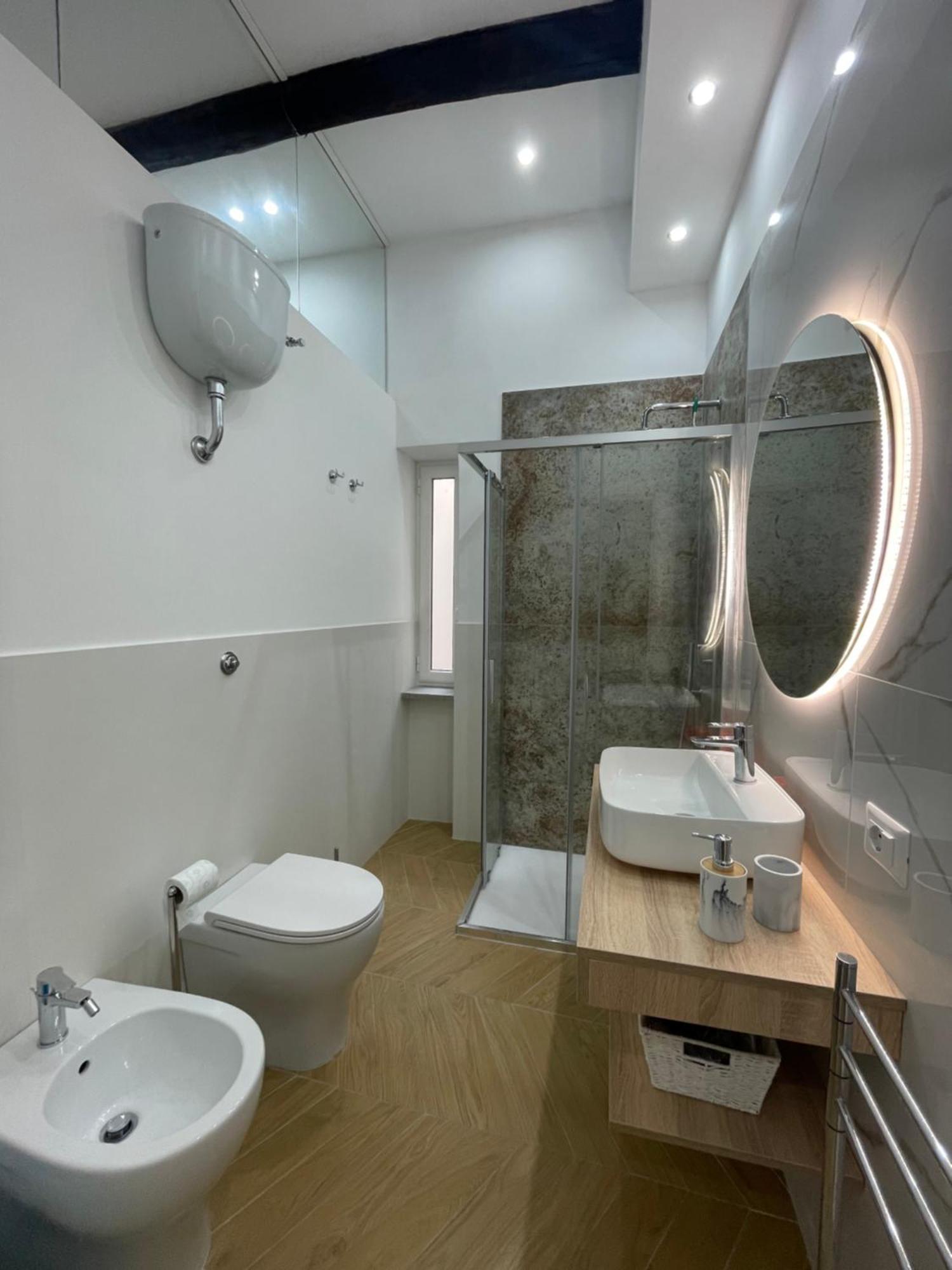 Gennarino Apartments - Panorama Suite With Balcony And Urban Loft Napels Buitenkant foto