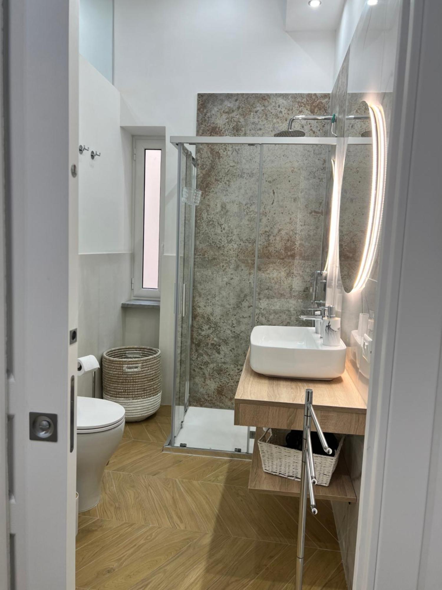 Gennarino Apartments - Panorama Suite With Balcony And Urban Loft Napels Buitenkant foto
