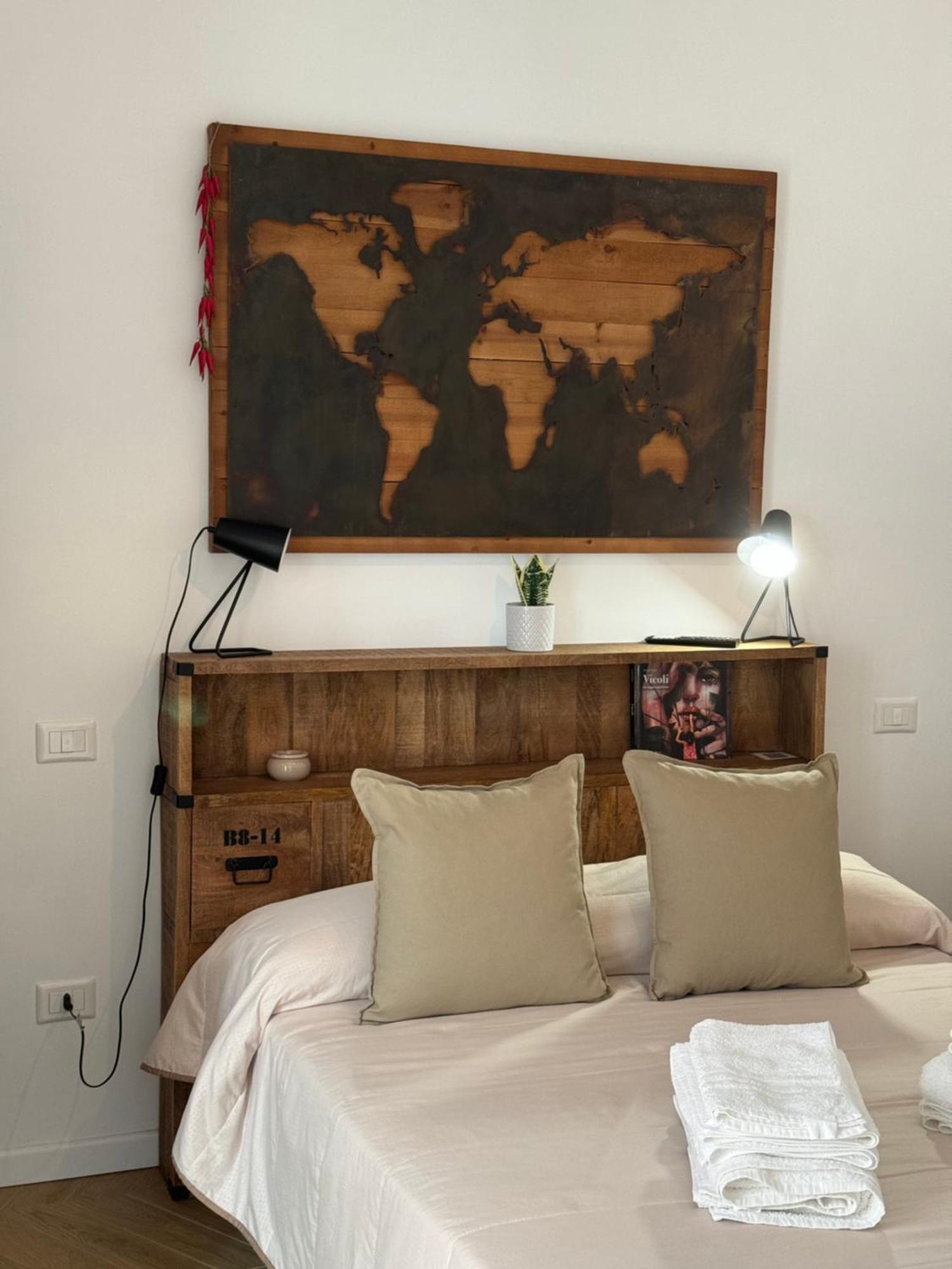 Gennarino Apartments - Panorama Suite With Balcony And Urban Loft Napels Buitenkant foto