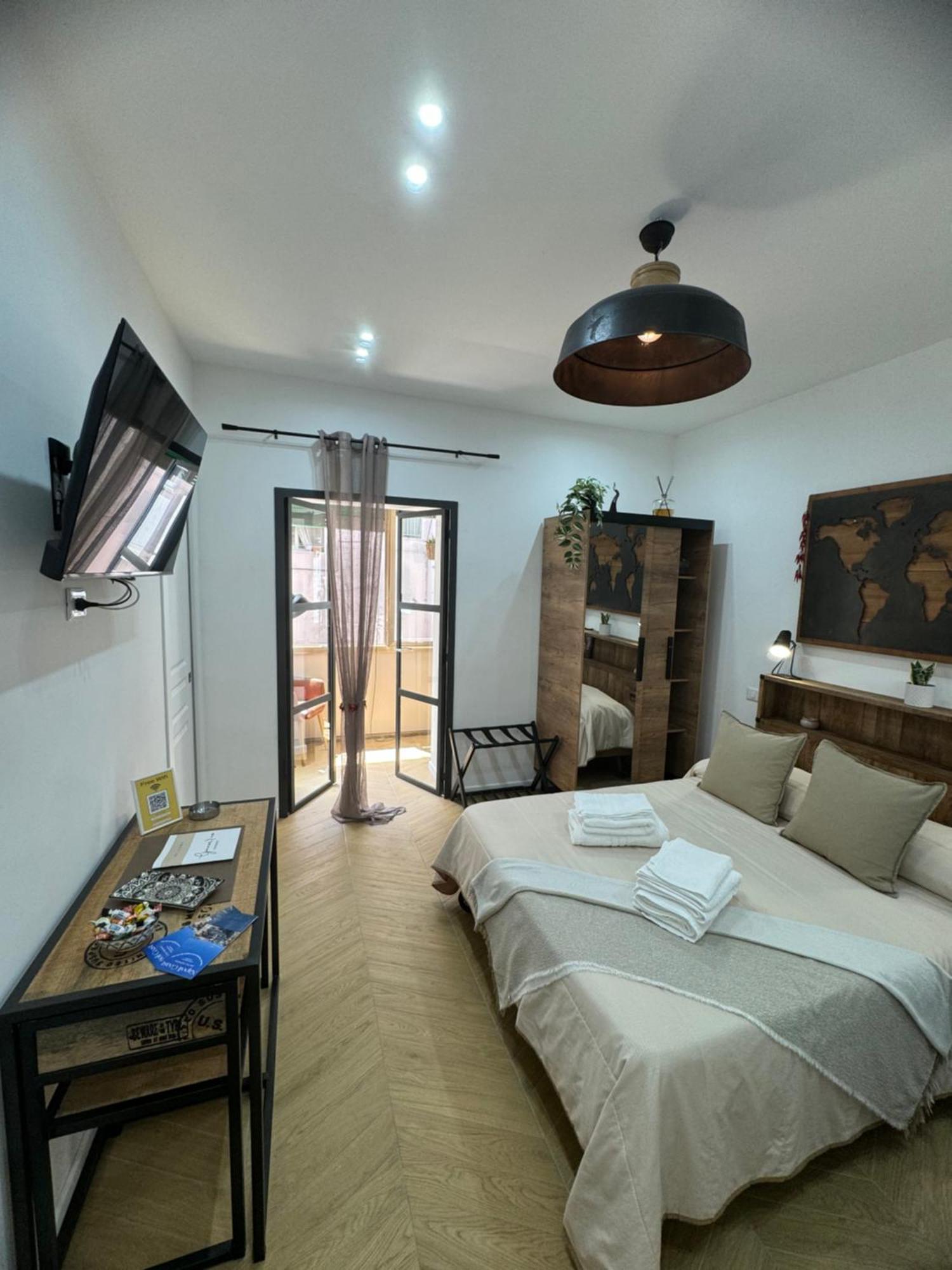 Gennarino Apartments - Panorama Suite With Balcony And Urban Loft Napels Buitenkant foto